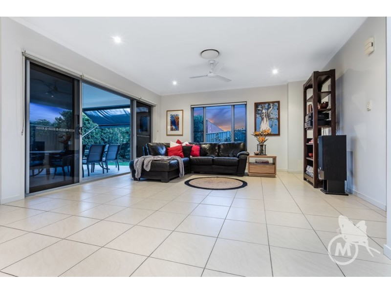 37 Hillside Circuit, Chermside West QLD 4032