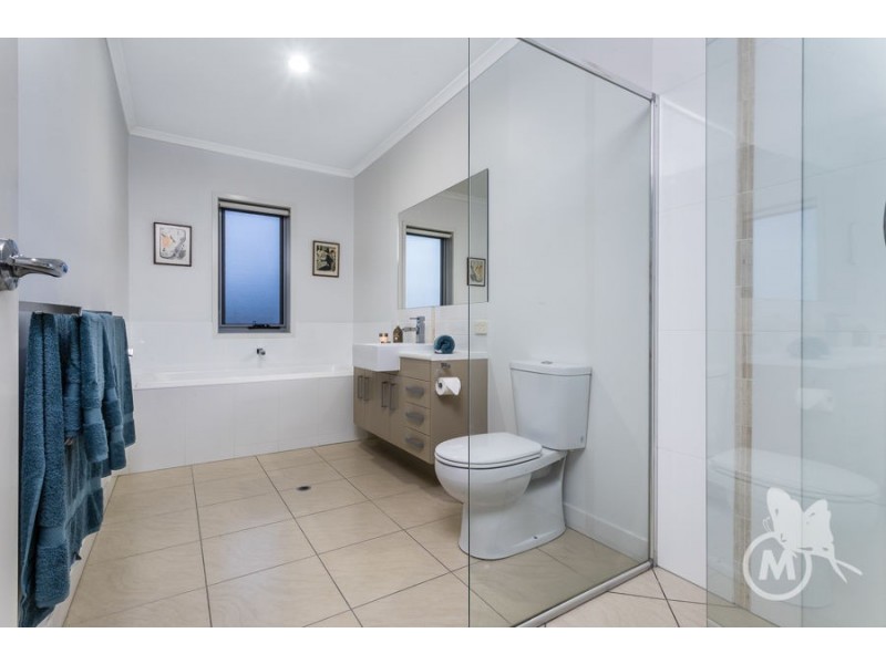 37 Hillside Circuit, Chermside West QLD 4032