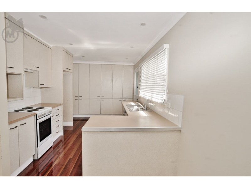 10 Dooloo Crescent, Ferny Hills QLD 4055