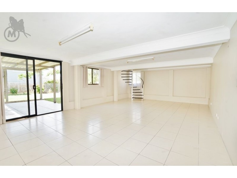 10 Dooloo Crescent, Ferny Hills QLD 4055