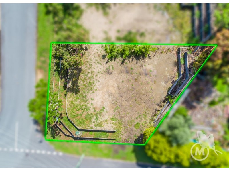 2 Tiverton Street, Everton Hills QLD 4053