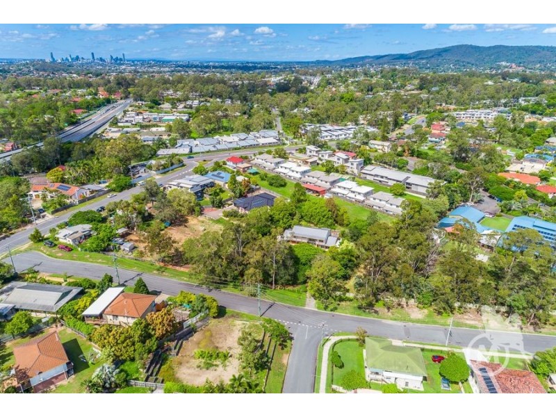 2 Tiverton Street, Everton Hills QLD 4053