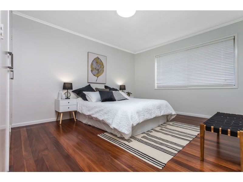 15 Widmark St, Stafford Heights QLD 4053