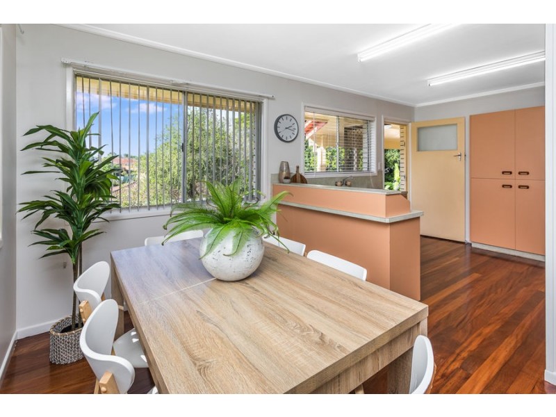 15 Widmark St, Stafford Heights QLD 4053