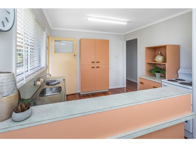 15 Widmark St, Stafford Heights QLD 4053