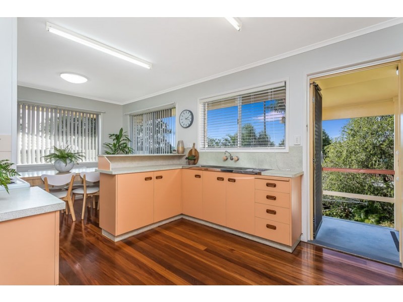 15 Widmark St, Stafford Heights QLD 4053