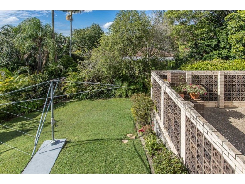 15 Widmark St, Stafford Heights QLD 4053