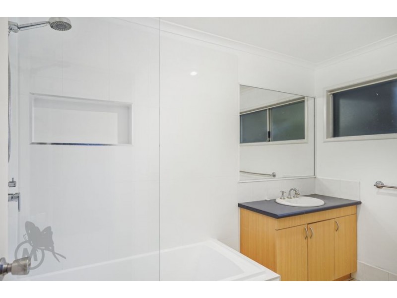 3 Wallaroy Court, Ferny Hills QLD 4055