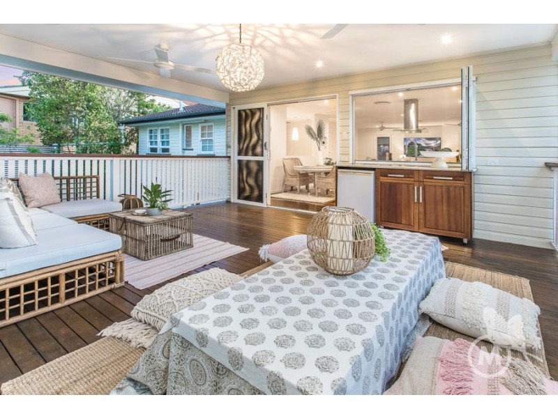 15 Heston St, Stafford Heights QLD 4053