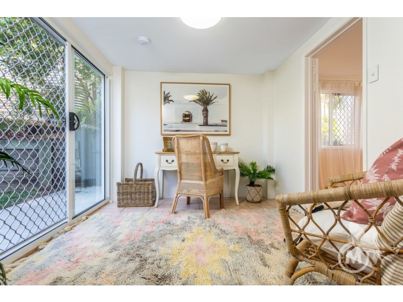 15 Heston St, Stafford Heights QLD 4053