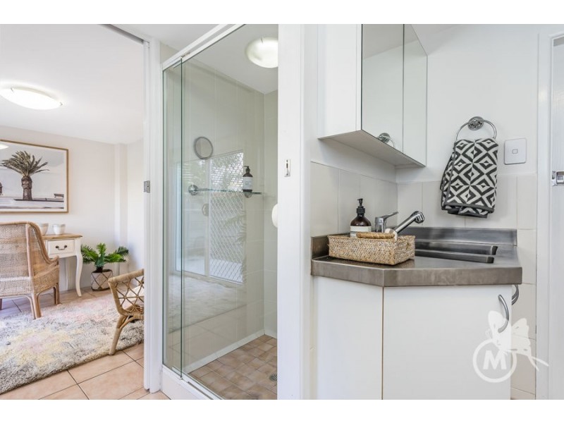 15 Heston St, Stafford Heights QLD 4053