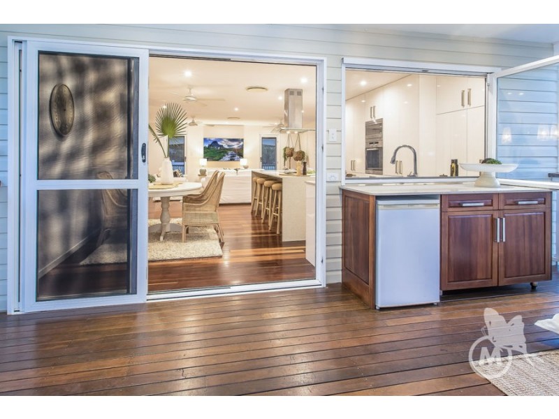 15 Heston St, Stafford Heights QLD 4053