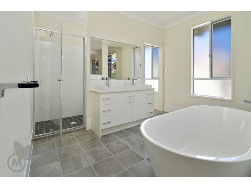 43 Constellation Crescent, Bridgeman Downs QLD 4035