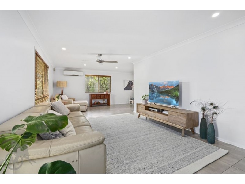 20 Mareeba Court, Arana Hills QLD 4054