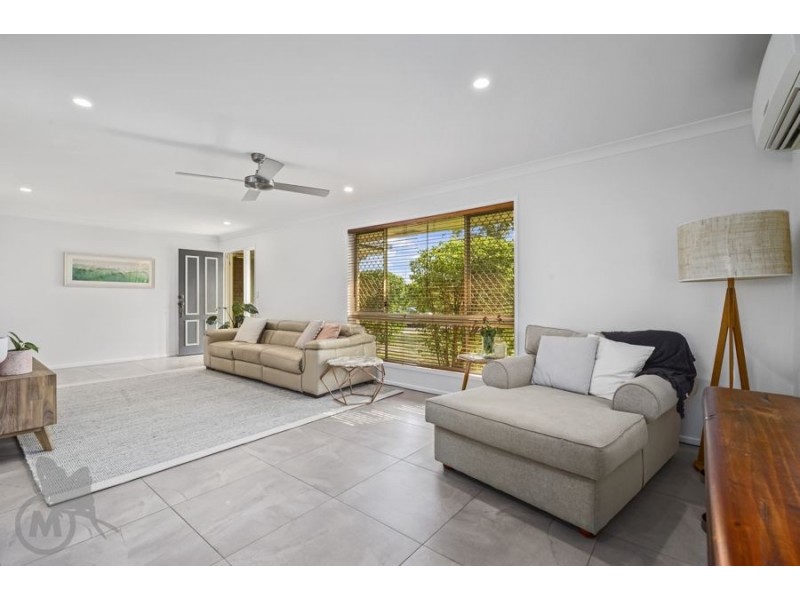 20 Mareeba Court, Arana Hills QLD 4054