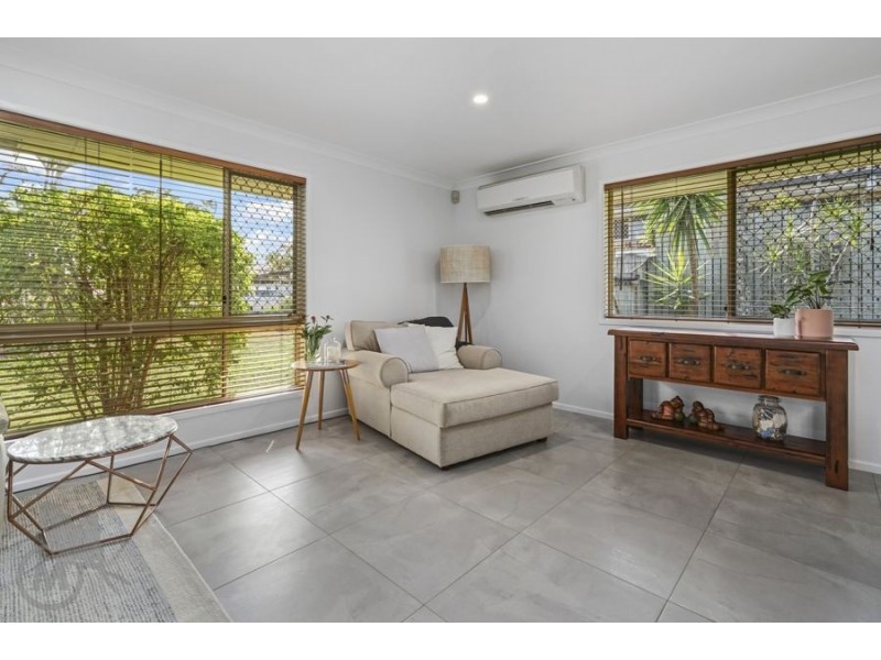 20 Mareeba Court, Arana Hills QLD 4054