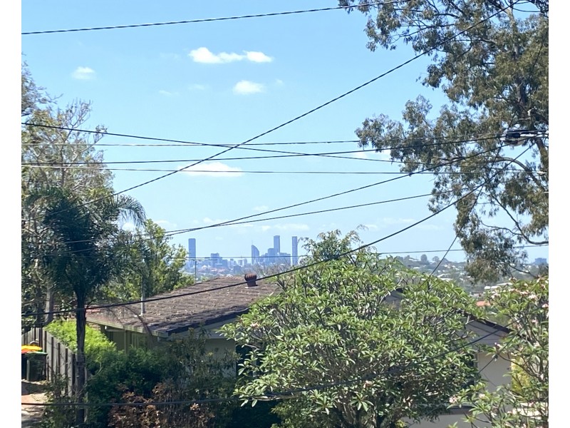 16 Eldershaw Street, Everton Park QLD 4053