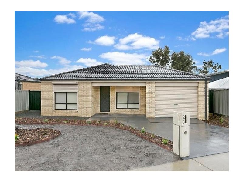 23 Freeman Drive, Kangaroo Flat VIC 3555