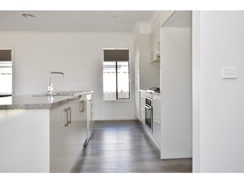 3 Cobb Court, Kangaroo Flat VIC 3555