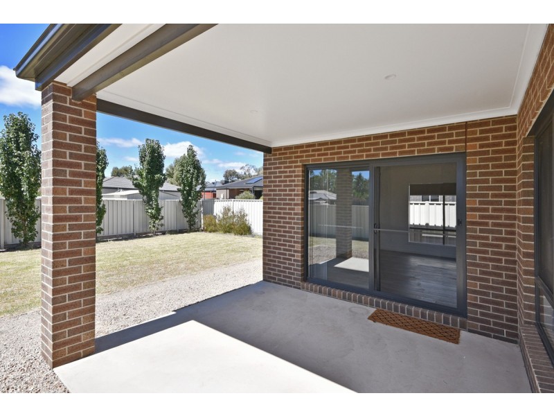 3 Cobb Court, Kangaroo Flat VIC 3555