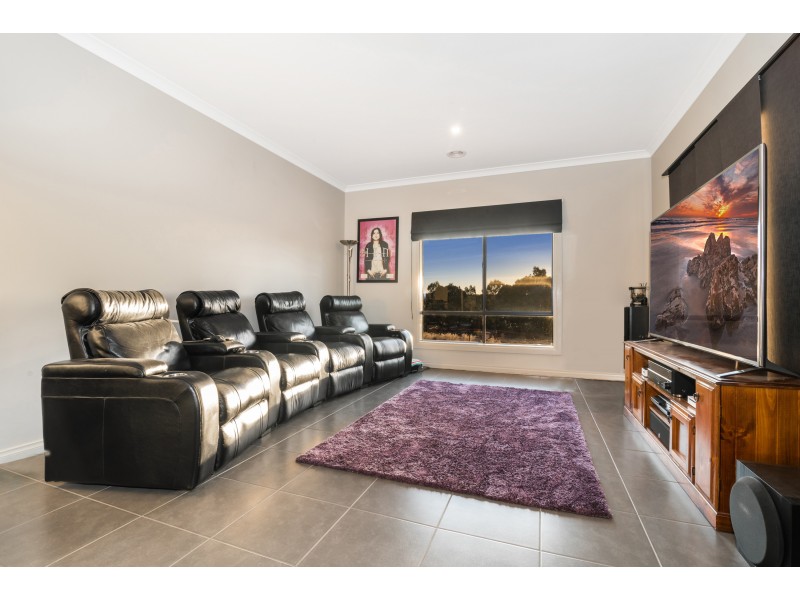 6 Montana Place, Kangaroo Flat VIC 3555