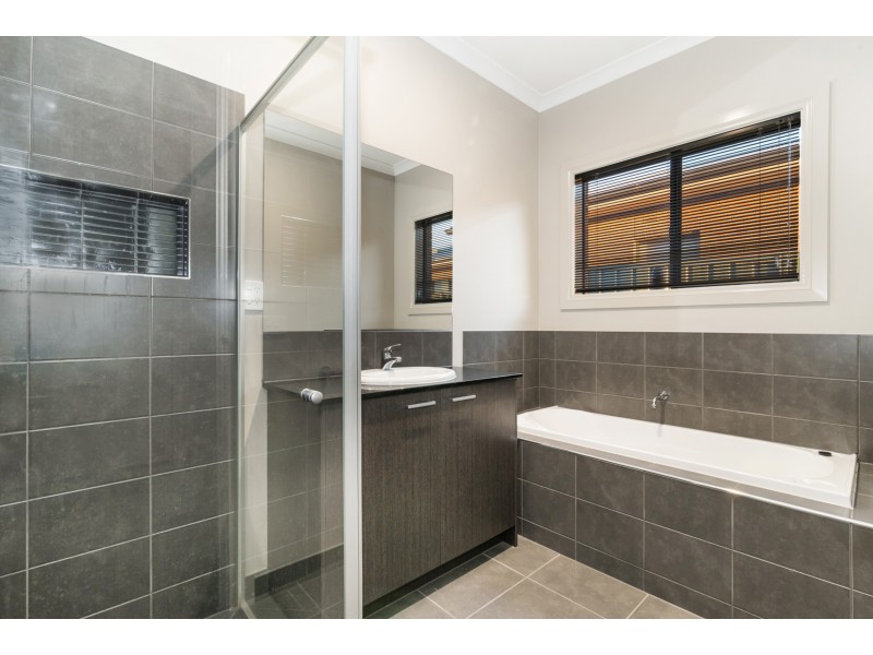 6 Montana Place, Kangaroo Flat VIC 3555