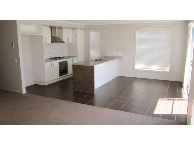 8 Kai Close, Epsom VIC 3551