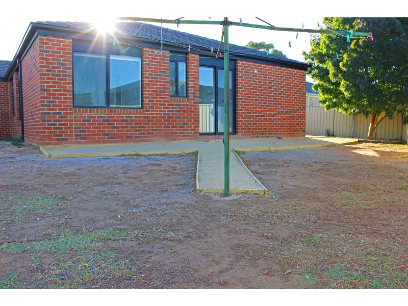 3 Gordonia Place, Epsom VIC 3551