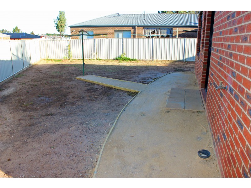 3 Gordonia Place, Epsom VIC 3551