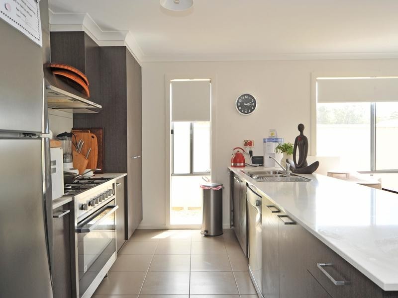 3 Barnett Drive, Kangaroo Flat VIC 3555