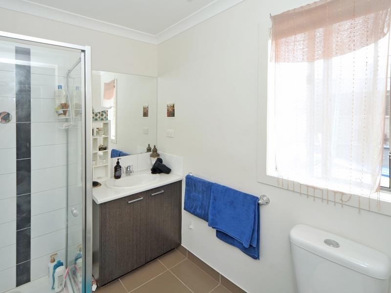 3 Barnett Drive, Kangaroo Flat VIC 3555