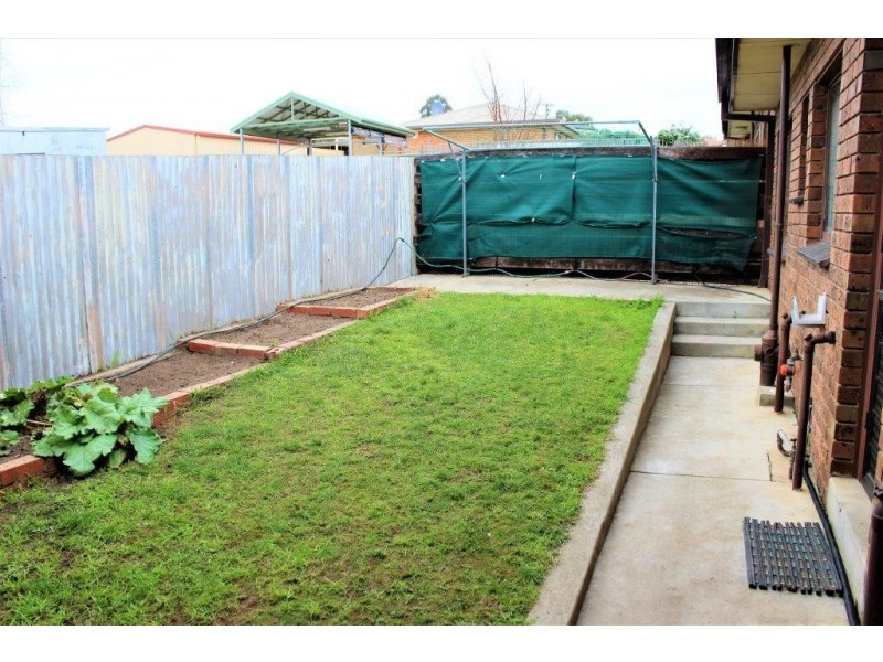 1/114 Wood Street, California Gully VIC 3556