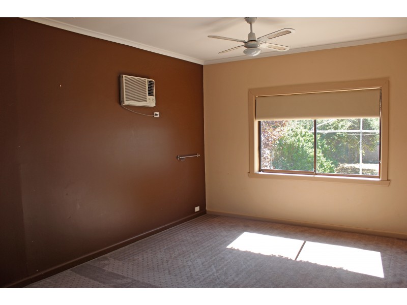 4 View Street, Kangaroo Flat VIC 3555