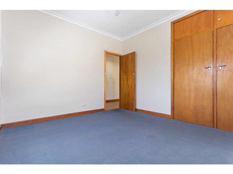 17 Mitchell Street, Kangaroo Flat VIC 3555
