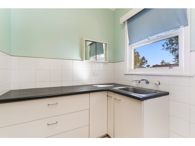 17 Mitchell Street, Kangaroo Flat VIC 3555