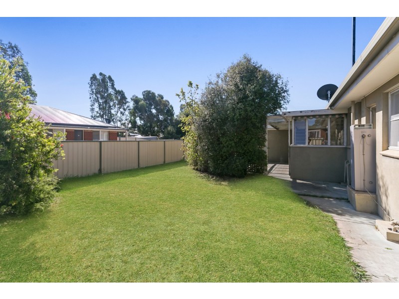 17 Mitchell Street, Kangaroo Flat VIC 3555