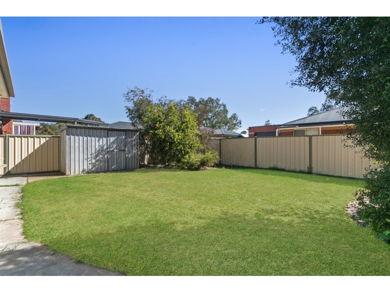 17 Mitchell Street, Kangaroo Flat VIC 3555
