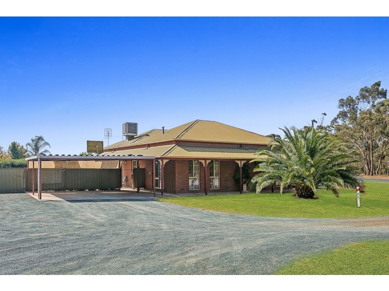 2 Railway Road, Rochester VIC 3561