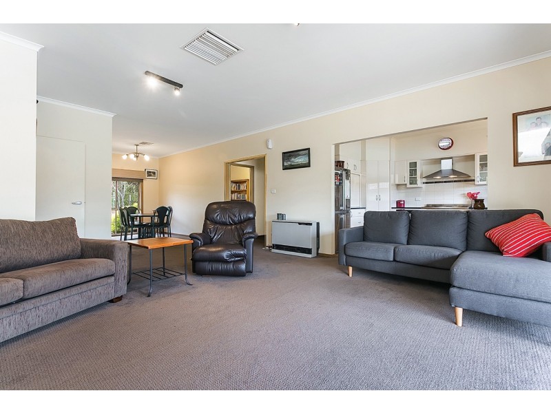 2 Railway Road, Rochester VIC 3561