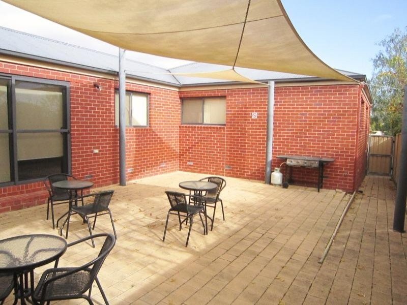 ROOM 2/31 Churchill Avenue, Flora Hill VIC 3550