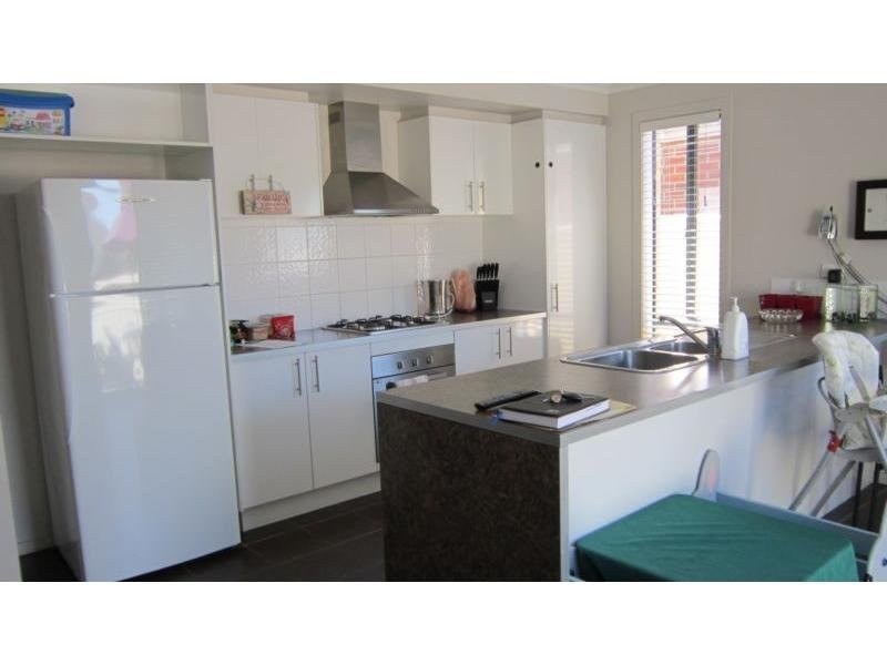 8 Kai Close, Epsom VIC 3551