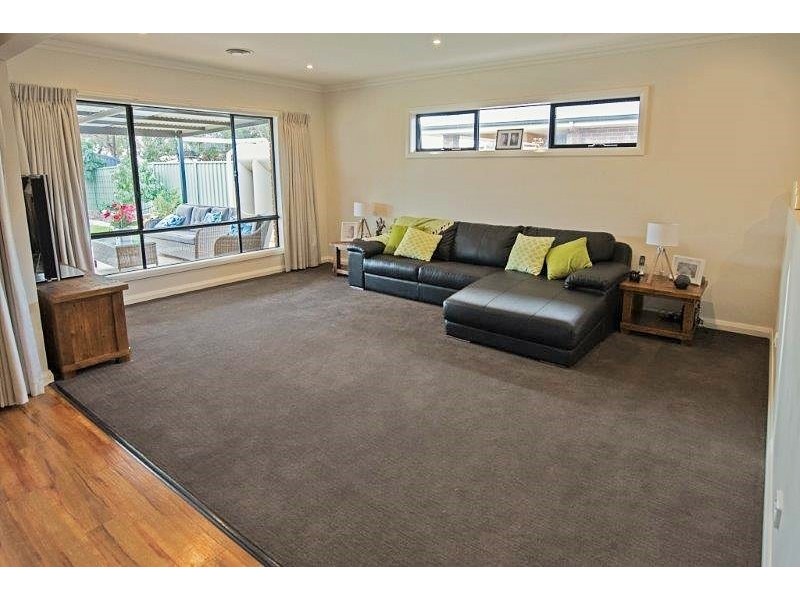 28  Janelle Drive, Maiden Gully VIC 3551