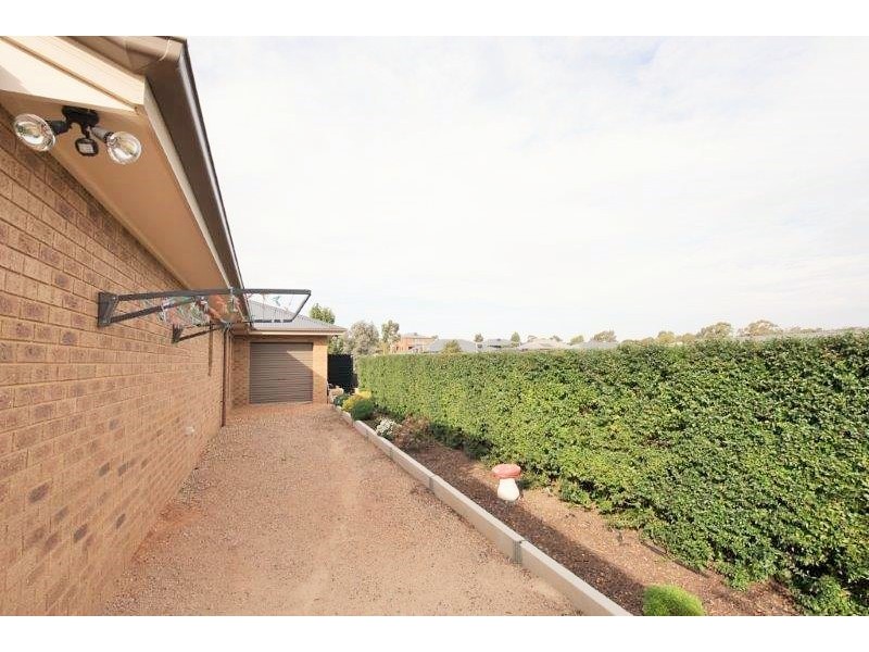 28  Janelle Drive, Maiden Gully VIC 3551