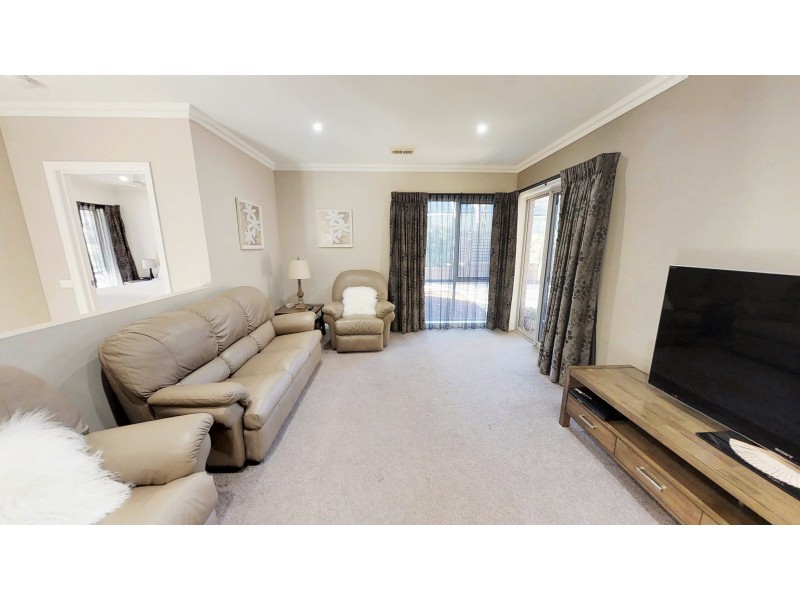 70 Pioneer Drive, Maiden Gully VIC 3551