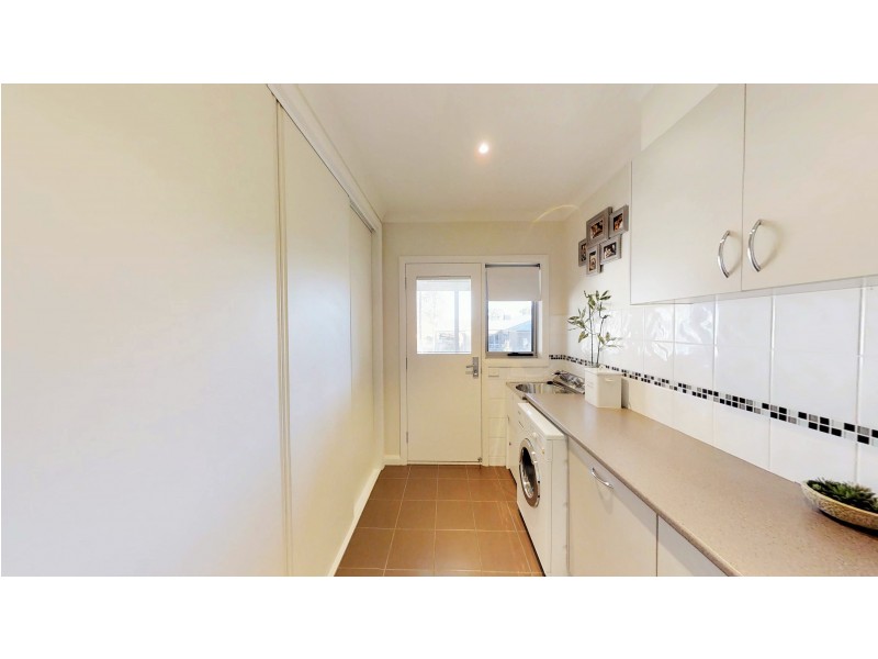 70 Pioneer Drive, Maiden Gully VIC 3551