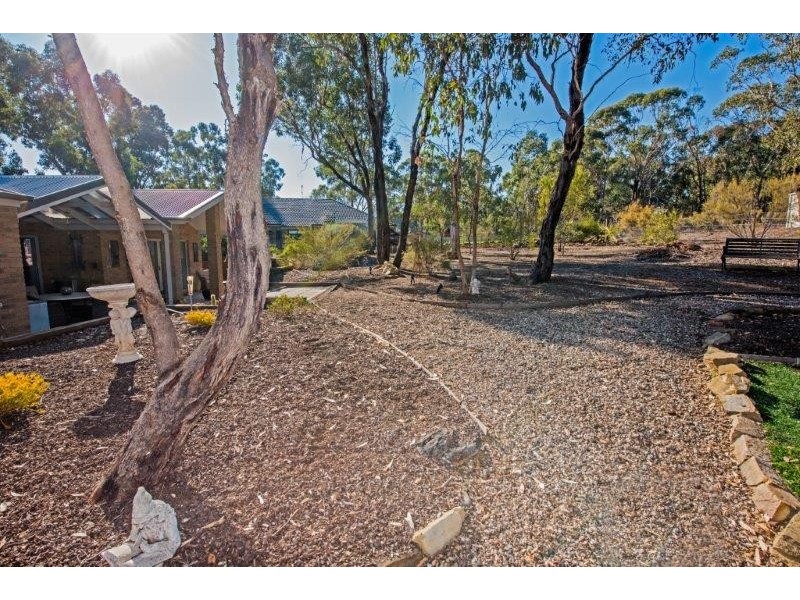 70 Pioneer Drive, Maiden Gully VIC 3551