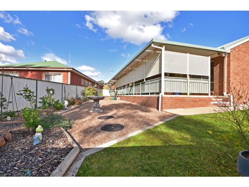 18 Collins Street, Kangaroo Flat VIC 3555
