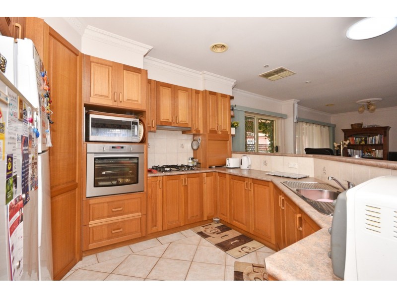 18 Collins Street, Kangaroo Flat VIC 3555