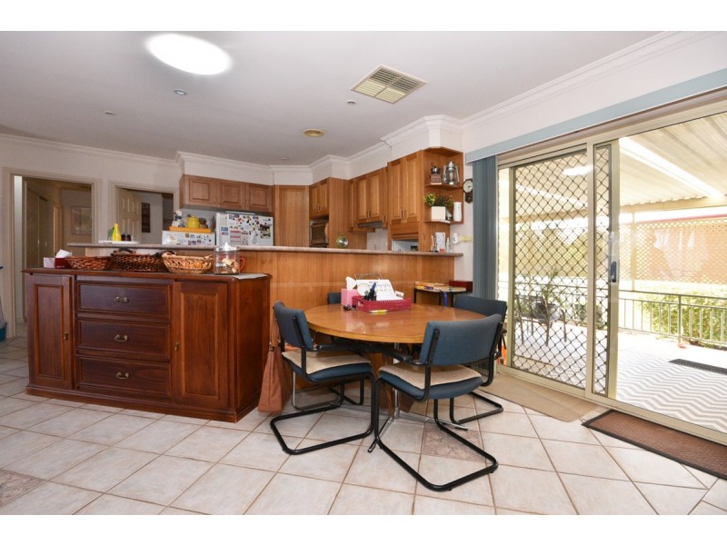 18 Collins Street, Kangaroo Flat VIC 3555