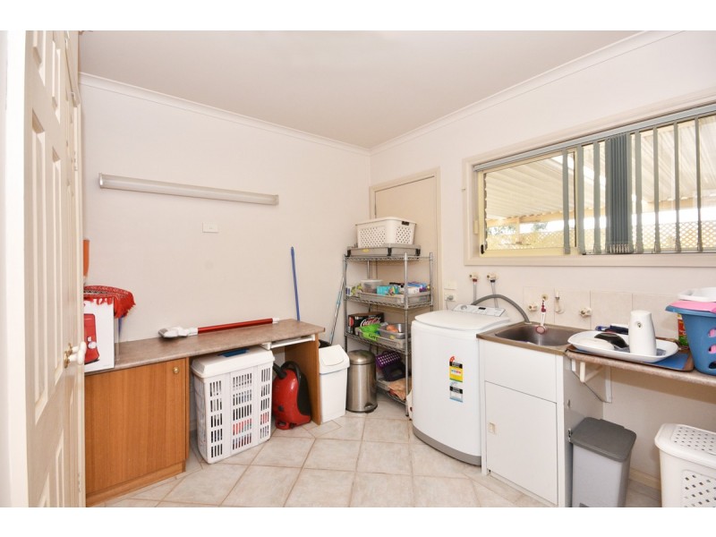 18 Collins Street, Kangaroo Flat VIC 3555